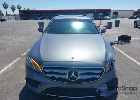 2020 Mercedes-Benz E 350 z USA, uszkodzony, nr VIN W1KZF8DB5LA831711